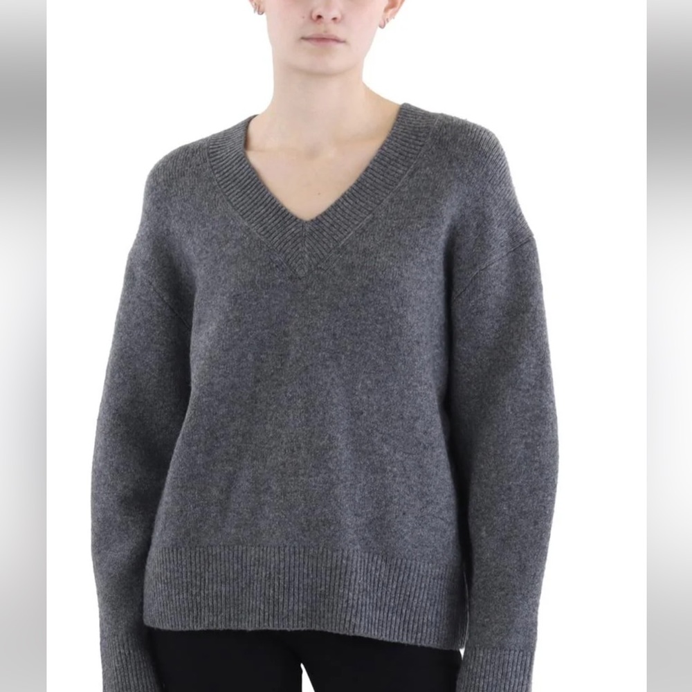 Vince Wool/Cashmere blend V-neck